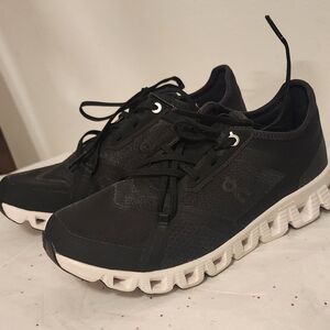 On Running Black Sneakers Size 7 New